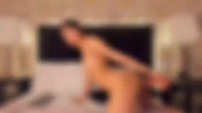 La macchina del sesso mi scopa duramente.