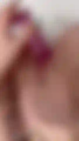 Guardami prendere questo dildo fino in fondo 😈 l'ho preso come una brava ragazza e si sentiva così dannatamente bene che mi sono spalmata tuttttta sopra 🤤.