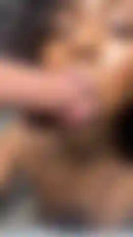 Pompino molto sciatto.