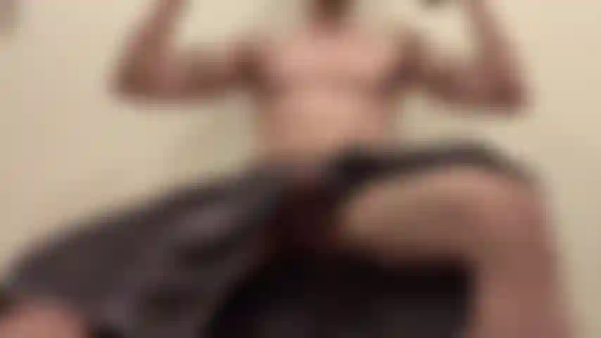 Huge cum in gym lockerroom