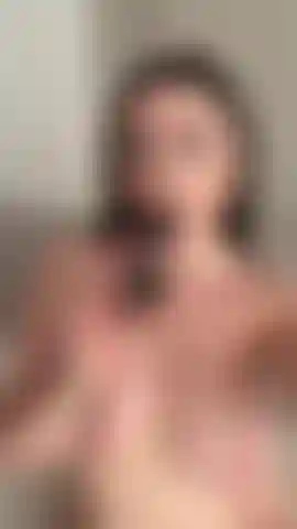 Pompino eccezionale💦 tette enormi🍒 che succhiano un grosso cazzo nero.