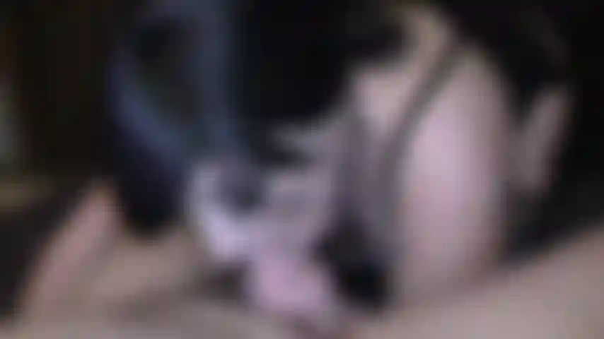 Pompino sensuale con creampie orale gocciolante.