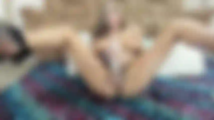 Dominando il mio Fleshlight su richiesta.