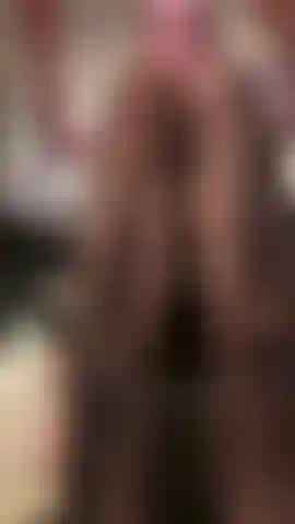 Adoro i piedi e il culo in calze.