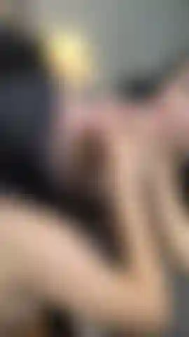 Il tuo grosso cazzo nel profondo della mia gola.