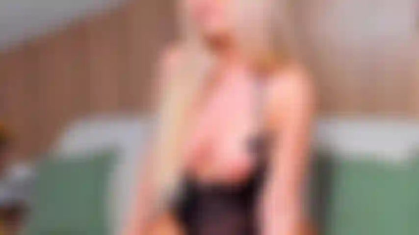 Strizzami le tette, mi piace stuzzicarti.