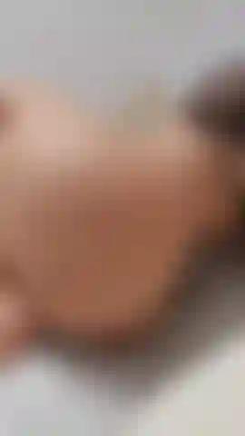 Continua a ammiccare, ammiccare.