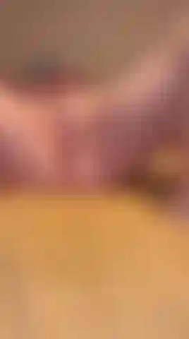 Mi sento così birichina da sola durante le vacanze.....Solo un po' di gioco con le dita, la mia figa è cosìììì bagnata.
