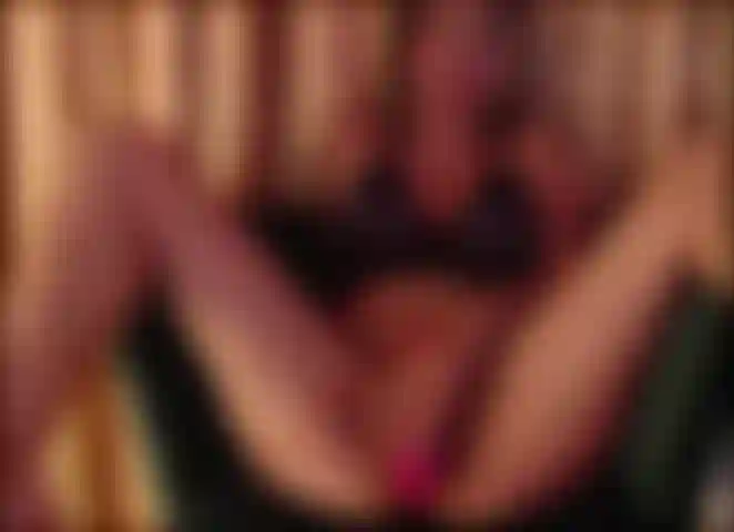 Amo masturbarmi pensando a te e squirtando.