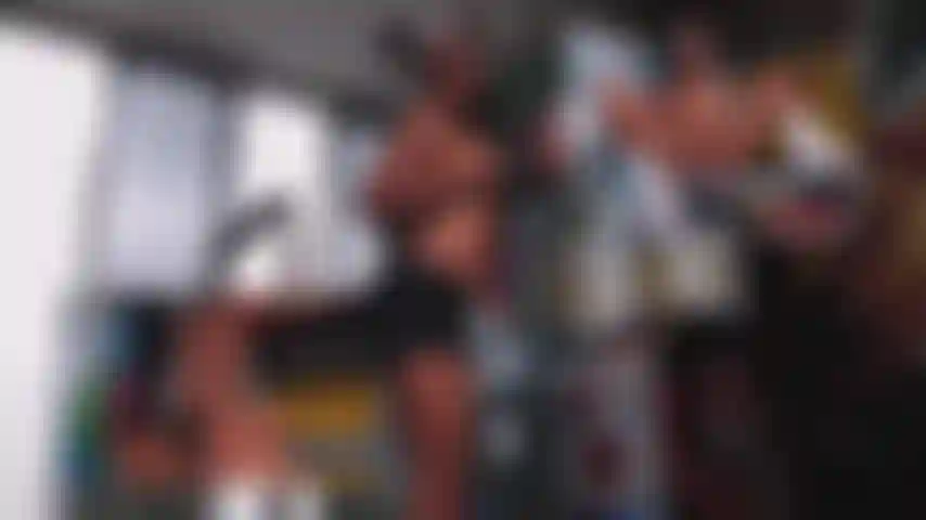 Ivanna si masturba con l'abbigliamento sportivo (4k fullhd).