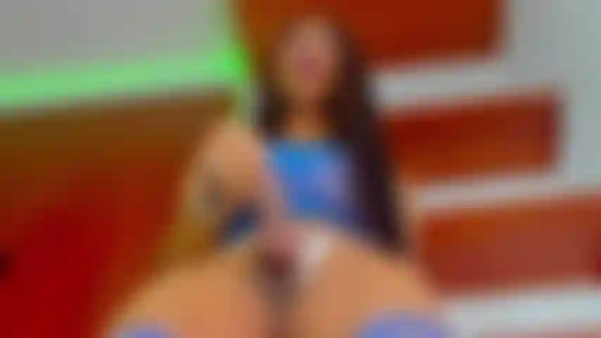 Vengo mentre mi guardi dal basso come se fossi in ginocchio davanti a me.