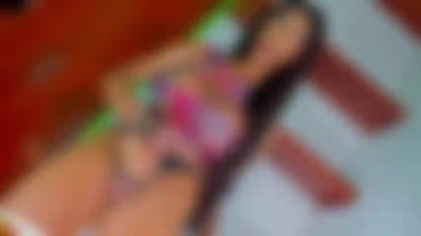 Senza pietà il mio sperma schizza fuori.