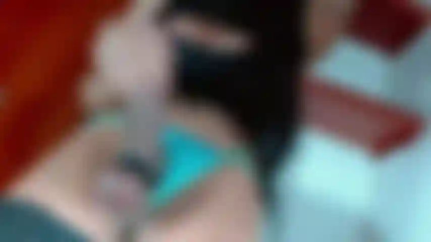 La faccia sexy di ivanna e una grande sborra.