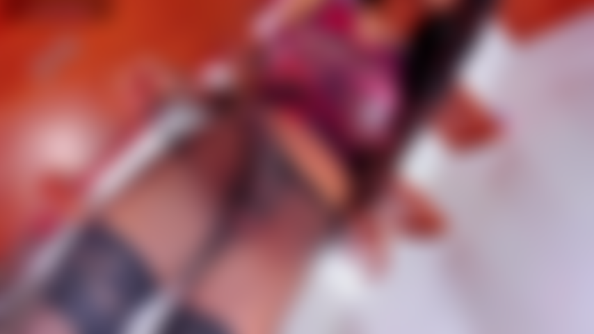 La carina ivanna in collant schizza.