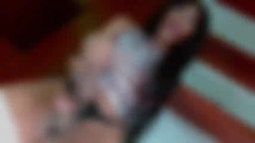 Ho una sborra enorme direttamente in faccia.