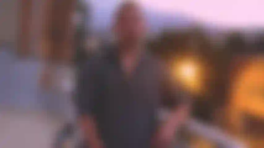 Lo prende in giro juan.