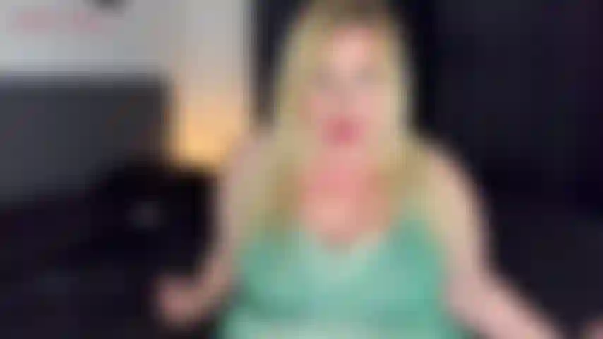 Nessuna fortuna per un perdente - un altro san patrizio passato a casa da solo, eh? Non sorprende, non piaci a nessuno, sei un perdente con un cazzo minuscolo. In questo video, jackie ride di quanto tu sia una pietosa scusa di uomo. Sei fortunato a poter pagare per questo video...