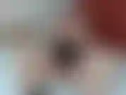 La mamma diventa la tua pornostar: tua madre è una spogliarellista ed è impegnata tra un turno e l'altro a fare un pisolino veloce. La vista dei suoi tacchi da spogliarellista sexy e il vestito tirato su sul culo è sufficiente per farmi...