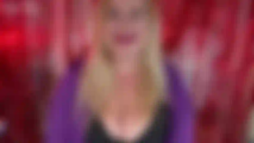 Findom joi game: è passato un po' di tempo dall'ultima volta che jackie ha giocato a un divertente gioco findom con te, è ora di prosciugarti il ​​portafoglio! Hai le palle piene e non vedi l'ora di accarezzare jackie, ma sai che non te lo lascerà mai fare gratis! In questa clip jackie dà..