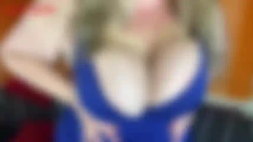 Stupida per le tette: jackie ha enormi 42f naturali e ragazzi, sa come usare quelle tette! Jackie sa quanto sei stupido per le tette, sei così stupido che spenderai tutti i tuoi soldi, lascerai tua moglie, il cielo è il limite, solo per avere la possibilità di masturbarti...