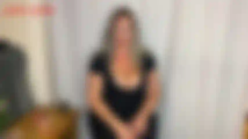 Una frocio del cesso sporco: sei davvero un pervertito disgustoso! Ti è sempre piaciuta l'idea di essere una schiava del bagno di una bella donna, ma recentemente l'hai capito... Tu ami semplicemente...