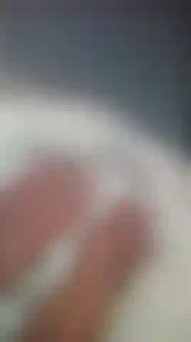 Con le dita dei piedi color cioccolato!