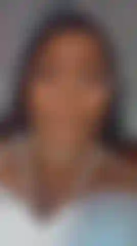 Sorridi e prendi i miei baci.