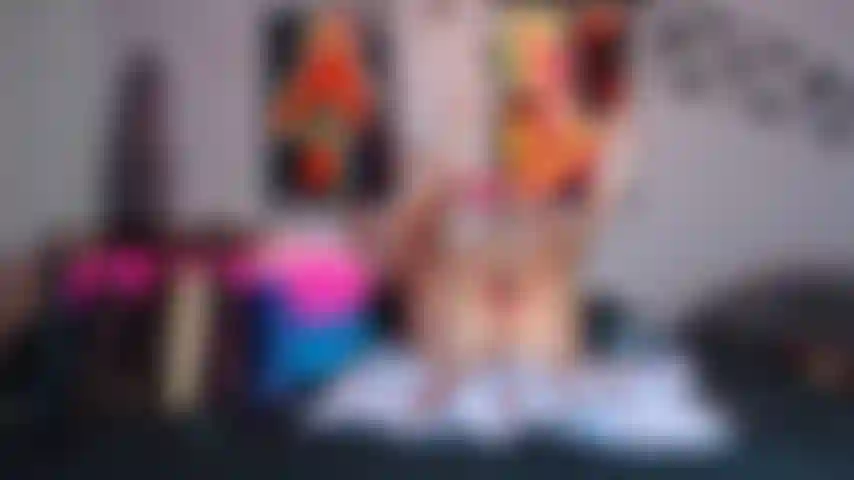 Jayda diamonde fa un deepthroat mentre cavalca un bbc nel culo.