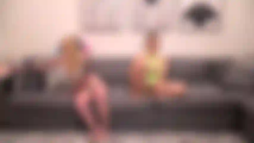 Bunny play - bella rolland e paris white si masturbano insieme in live cam.