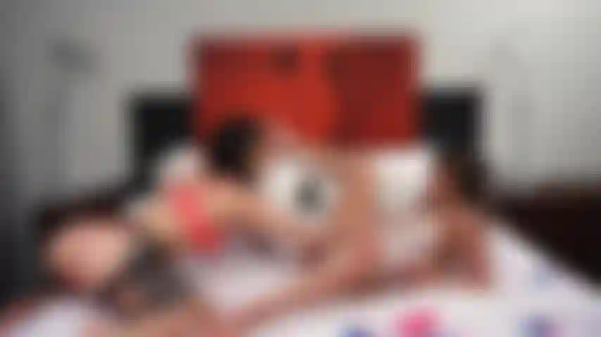 Maddy may e kylie rocket si divertono a cavalcare uno strap-on e leccarsi la fica a vicenda durante uno spettacolo in webcam dal vivo.