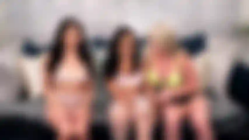 Fantasia anale: penelope woods, summer col e kay carter in uno spettacolo di sesso anale lesbico in webcam.