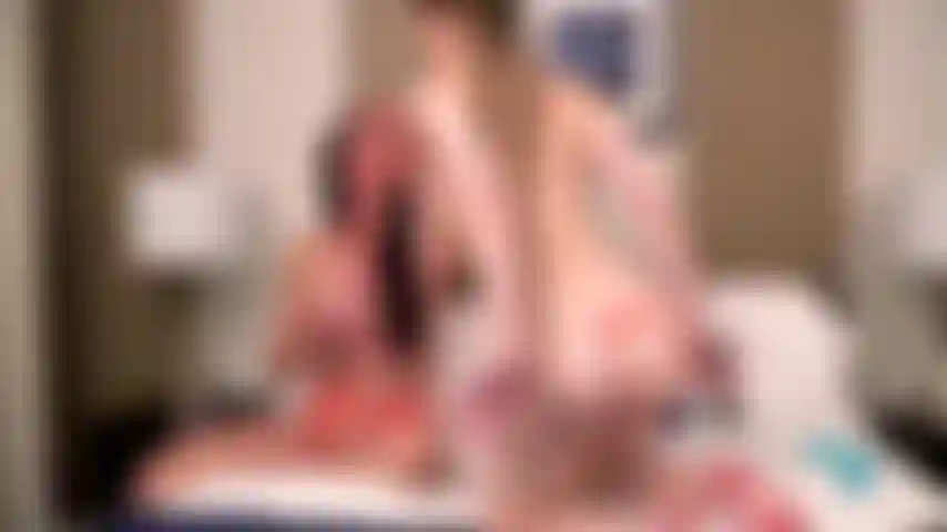 Prefinale: spettacolo lesbo dal vivo bagnato e arrapato con erin everheart e sofie marie.