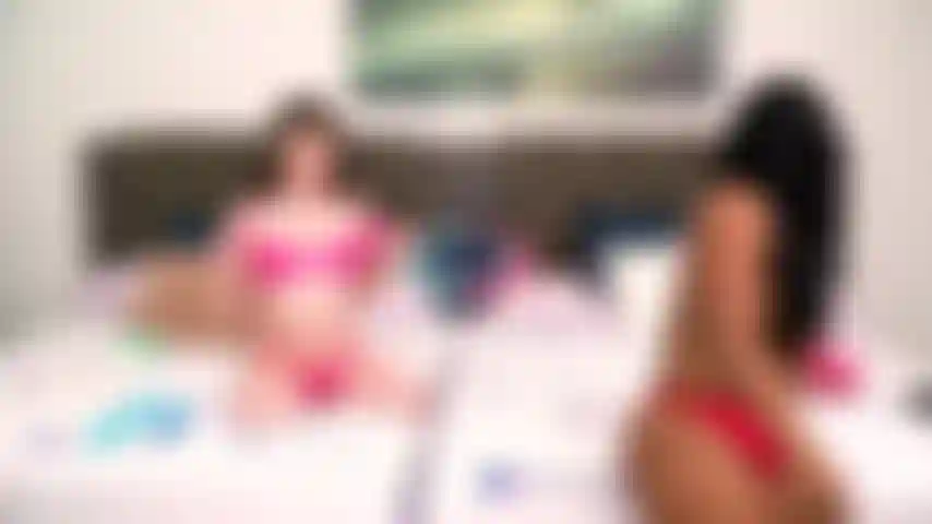 Viziosa dopo la partita - sessione di masturbazione in webcam dal vivo con megan marx e chanell heart.