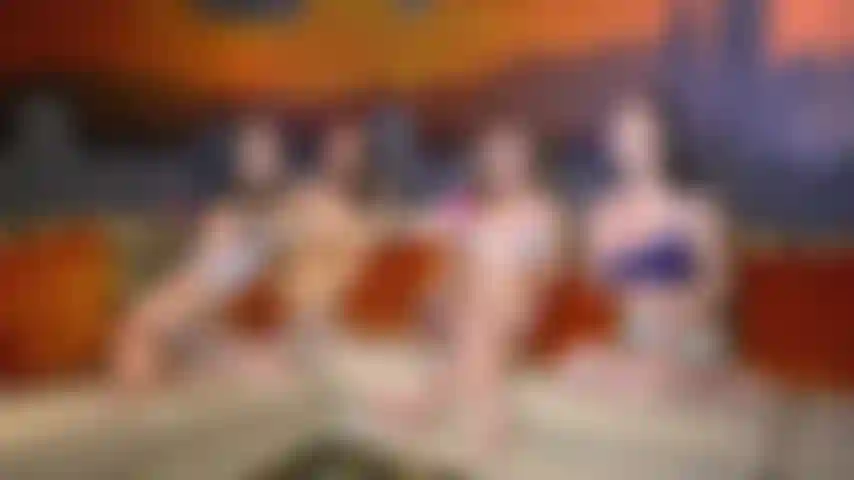 Jazmin luv, katie kush, diana grace, avery black, tutti in fila per leccarsi la fica a vicenda durante lo spettacolo in cam del fine settimana.