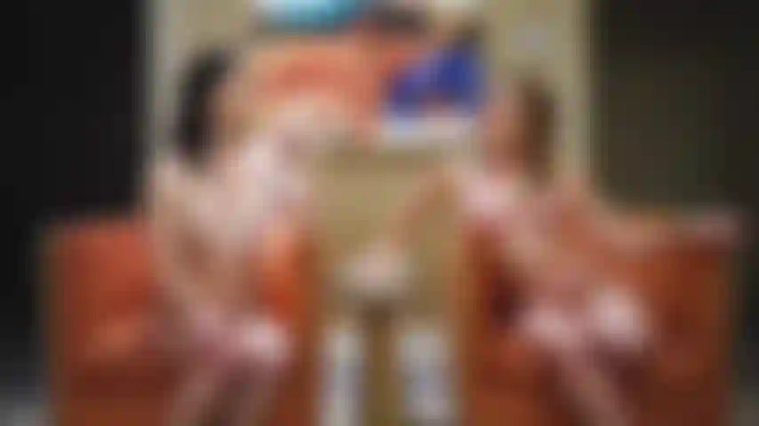 Jazmin luv, katie kush e diana grace mostrano i loro culi e si leccano a vicenda in un trio lesbico dal vivo di sole ragazze.