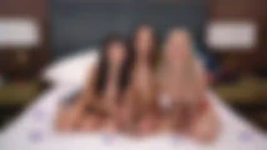 Spesso opale e jamie jett tutti ammucchiati e vengono sbattuti dal grande strap-on di isabella nice in uno spettacolo di webcam dal vivo.