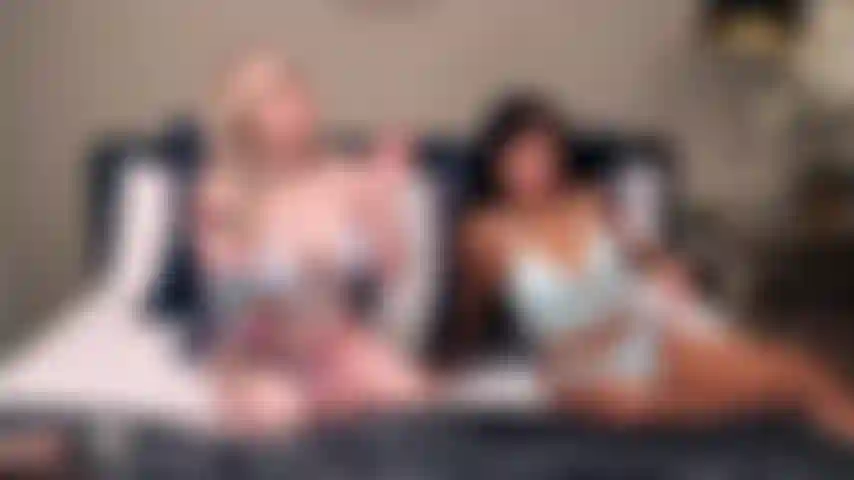 Naughty hearts - ember snow e kaiia eve stanno forbicendo fino a raggiungere l'apice durante il live goldshow.