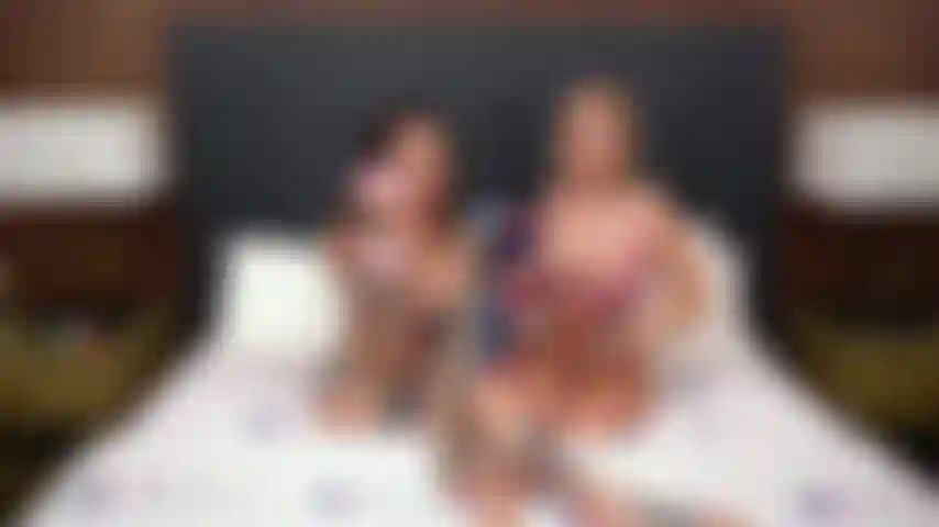 Alex coal e percy generano le manette e il bavaglio di rocky emerson per suonare con lei in uno spettacolo dal vivo.