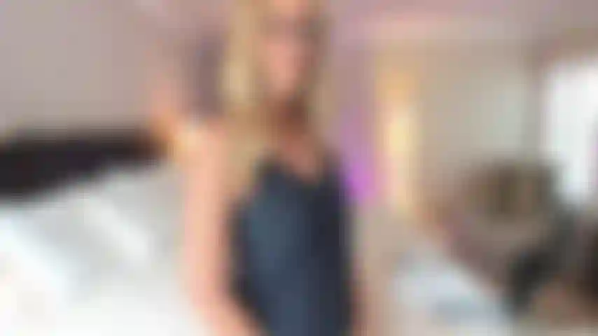 Streamate Gold Show with countdown from July 2020. I had to whisper and be sneaky for this one. Very hot and exciting! Striptease, pussy play, spreading, feet teasing and ASMR