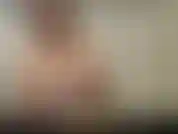 Adora il mio culo, piccola puttana. Mi sborrerai sul mio culo grasso mentre lo guardi tremare.