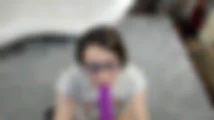 Una fidanzata con un pompino sciatto.