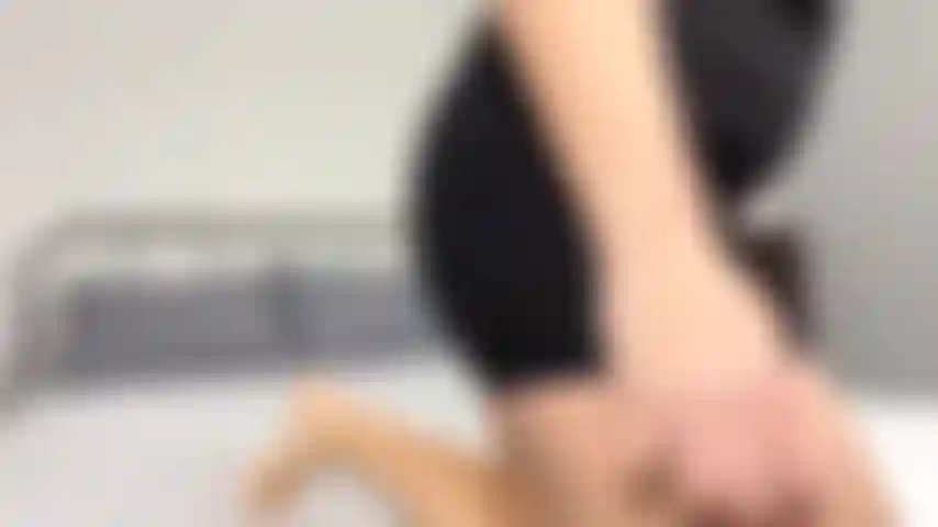 Sono la tua ex ragazza, e sono appena tornata a casa dopo averti incontrata al bar quella sera prima. Ti faccio un video sporco cercando di sedurti e di mostrarti quanto sono bagnata.... ;).