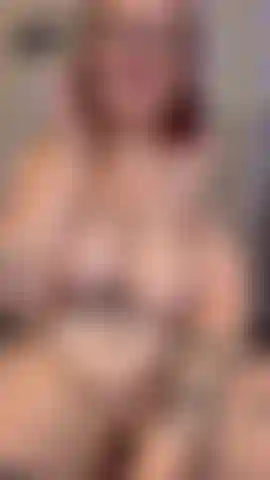 E uso la mia bacchetta magica e hitachi per squirtare.