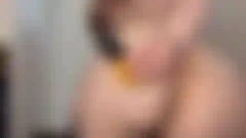 Spingo le spine fuori dal mio culo e le mie prime aperture anali.