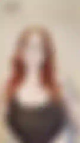 Pov: la fidanzata ti dà sollievo dallo stress - sono la tua ragazza che ti accoglie quando torni a casa dopo la tua lunga giornata di lavoro. Mi sei mancato così tanto! Ti do il tanto necessario sollievo dallo stress con la mia bocca bagnata e le mie grandi tette morbide finché non ho *bisogno* di sentirti dentro di me. Mi scopi in missionario, poi cavalco il tuo cazzo con il mio culo grosso che rimbalza finché non faccio il conto alla rovescia per entrambi, incoraggiandoti a riempirmi mentre veniamo insieme!**Il video di roleplay in solitaria include pompino sbavoso in pov, tit fuck, scopata in missionario con dildo, cavalcata cowgirl, dirty talk, conto alla rovescia per venire, incoraggiamento al creampie**tag: bbw tette grandi culo grosso occhiali rossa cavalcata cowgirl formosa tette che rimbalzano tatuaggi culo grasso culo enorme.