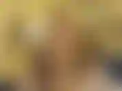 Perché cazzo ti sopporto? Forza, più veloce, più veloce, più veloce. Fermati. Non venire finché non te lo dico io. Ora ricomincia. Più veloce, più veloce, più veloce.