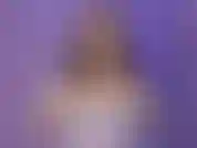 Prendi il tuo cazzo sexy. Ti mostrerò le mie grandi tette perfette e ti porterò al limite. Allora ti fermerai. Massaggia la tua prostata con il dito e poi ricomincia. Ancora e ancora per me.