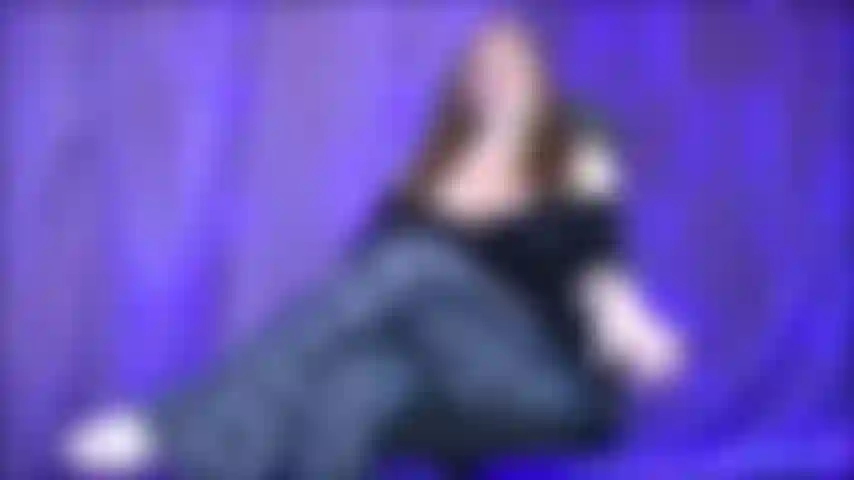 Ciao cucky. Dovrei offrirti supporto emotivo mentre tua moglie è fuori a farsi scopare, invece ti umilierò mentre ti segheremo il tuo cazzetto e poi tu mangerai tutto quello sperma per me.
