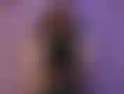 Ciao, la tua ragazza è qui? No? Buona. Sono qui per te. Ti desidero da molto tempo e so che mi vuoi. Non abbiamo tempo per scopare, lei torna, ma posso mostrarti tutta me stessa mentre ti accarezzi.