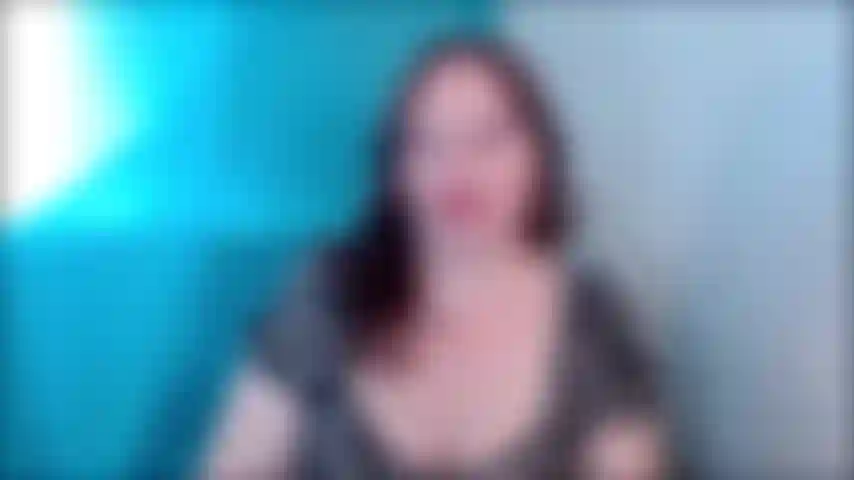 Non vedevo l'ora. Credo che tu sappia che ho una cotta d'ufficio per te da un po' di tempo. Ero emozionata quando mi hai chiesto di uscire e non mi hai deluso con l'appuntamento a cui mi hai invitato. Quel ristorante era fantastico, la tua selezione di **** era impeccabile e il dessert. Hai fatto centro, signore. Quindi mi hai fatto impazzire, ora è il mio turno di, sai, farti impazzire. Sì, facciamo uscire questo ragazzo e. Scusa. Non volevo ridere. Voglio dire, davvero? Sei un ottimo appuntamento e un bravo ragazzo, ma è davvero piccolo. Sì, non tocco né faccio sesso con cazzi così piccoli. Non sono proprio sicura di come funzionerebbe, wow, il piccoletto si è indurito quando l'ho chiamato minuscolo. Ti piace? Sei uno di quei ragazzi che si eccita quando qualcuno ride del suo piccolo cazzo? Ho visto quelle ragazze online prendere in giro i ragazzi con peni piccoli e il modo in cui prendevano in giro i loro piccoli cazzi mi ha eccitato. Non toccherò quella patetica cosina, né la succhierò o la scoperò. Ah! Sta cercando di ingrandirsi. Oh mio dio, guardalo lottare. È così piccolo e carino. Ti dico una cosa. Se realizzi la mia fantasia di umiliare un maschio con un piccolo cazzo ti lascerò sparare la tua piccola sborra sulle mie grandi tette. Forse non lo dirò a tutte le ragazze in ufficio, ma non prometto nulla.